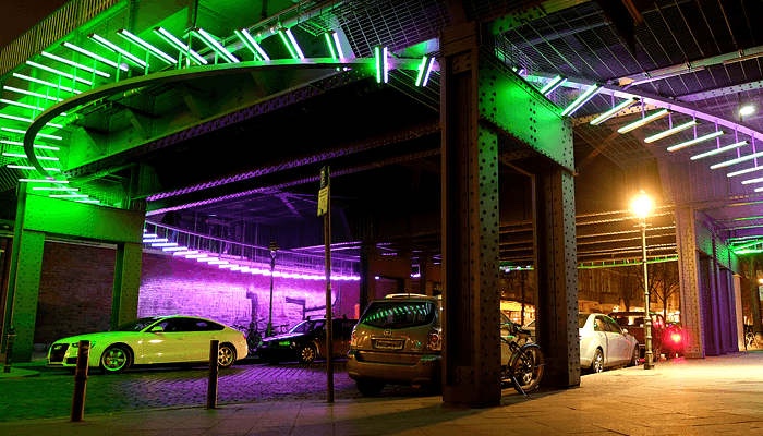 Lichtkunst, Bahnbrücke in Charlottenburg, Berlin