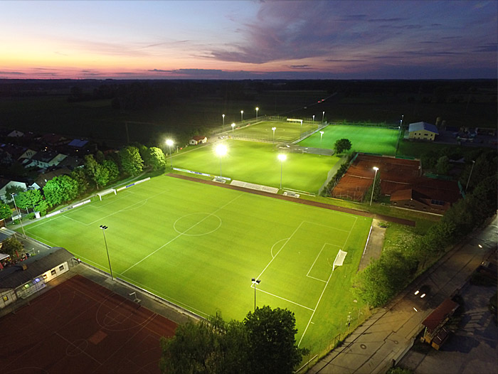 LED-Flutlichtbeleuchtung Fußballplatz