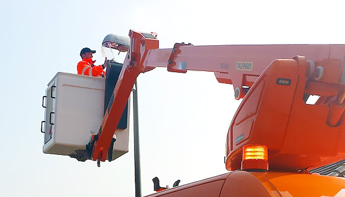 Straßenbeleuchtung für die Lechwerke